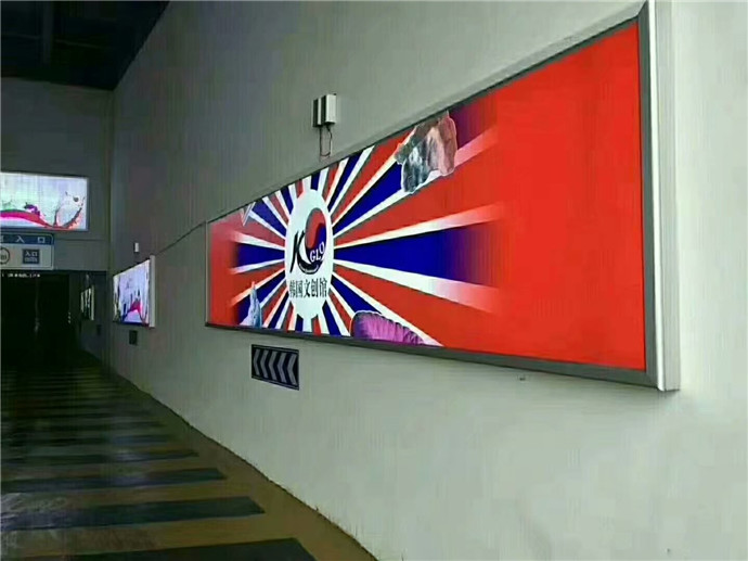 拉布灯箱